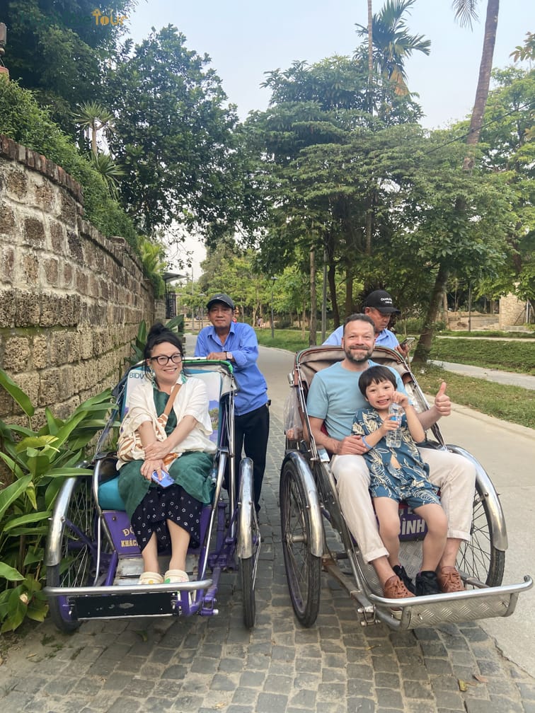 Hue tour photo 46
