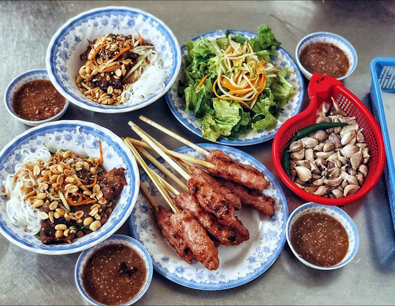 Bun Thit Nuong Hue — Where to Eat, Prices & Tips